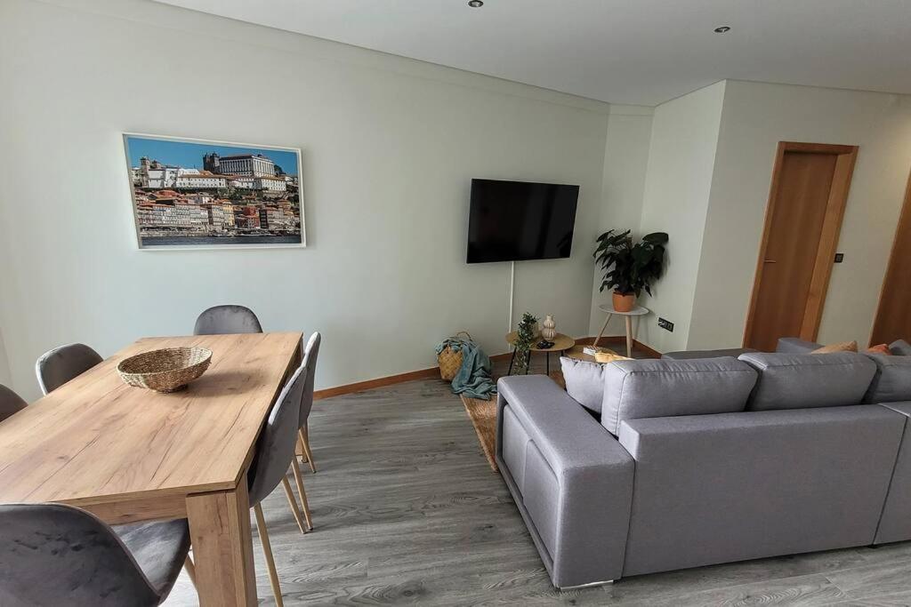 Ao Lado Da Estacao Do Metro! Apartment Vila Nova de Gaia Bagian luar foto